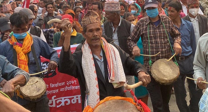 टाेलबस्तीसम्मै छायाे चुनावकाे माहाेल