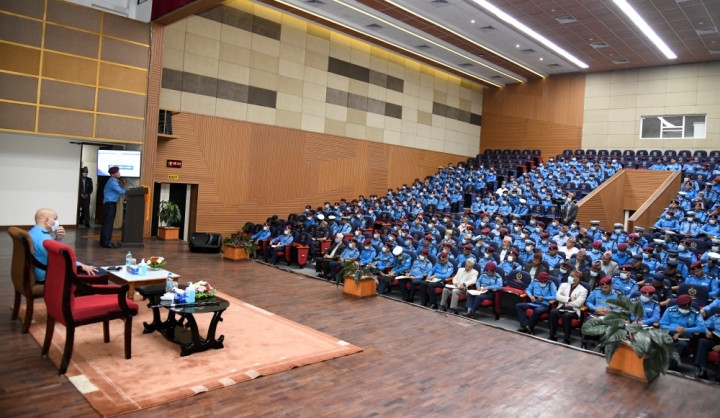 असल संस्कृति र भातृत्वभावसहित काम गर्न प्रहरी कर्मचारी प्रतिवद्ध हुनुपर्छ : आइजीपी सिंह