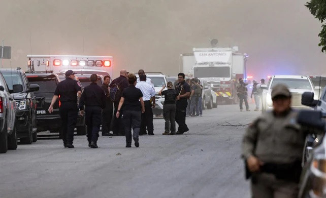 अमेरिकाको एक विद्यालयमा अन्धाधुन्ध गोली चल्दा १८ बालबालिकासहित २१ जनाको मृत्यु