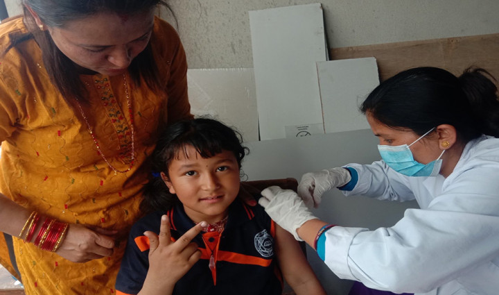 मदरल्याण्डमा टाइफाइड रोग विरुद्धको खोप सम्पन्न