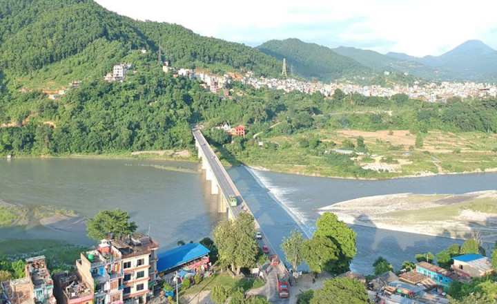 ४०० घरधुरी जोखिममा परेपछि तटबन्धन बनाउन माग