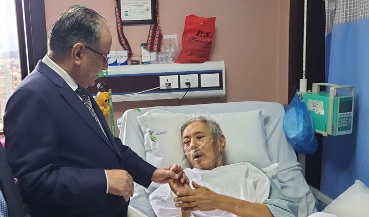 Maoist Center chair Dahal inquires about health of ailing mountaineer