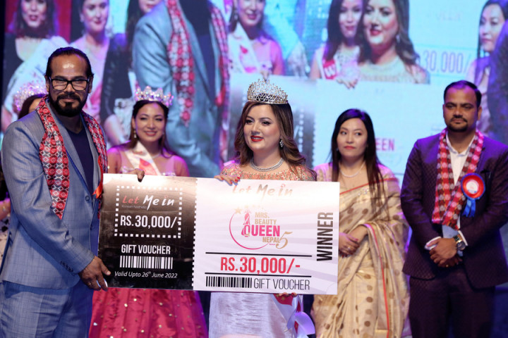 ‘मिसेस ब्यूटी क्विन’को उपाधि मञ्जुले उचालिन्