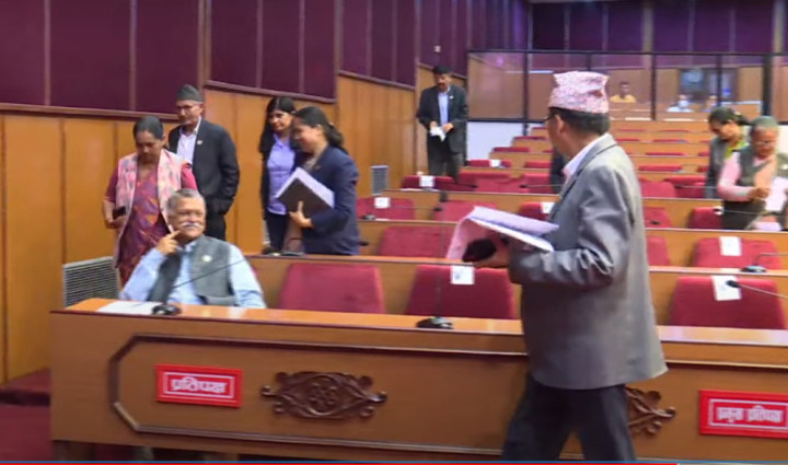 एमाले सांसद्ले गरे राष्ट्रियसभाको बैठक बहिस्कार