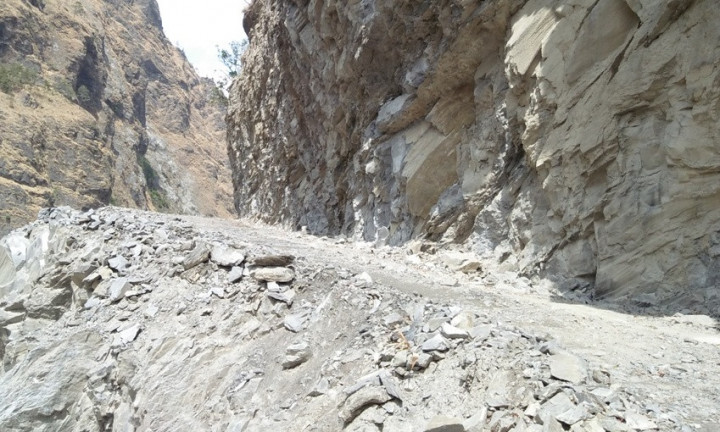 सुक्खा पहिरोले टिमुरे–रसुवागढी राजमार्ग अवरुद्ध