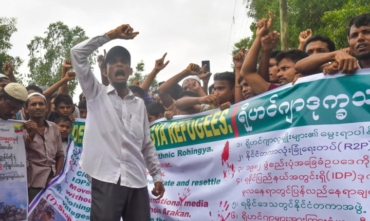 बंगलादेशमा हजारौं रोहिंग्या शरणार्थीद्वारा प्रदर्शन