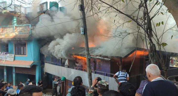 ताप्लेजुङ सदरमुकाममा आगलागी