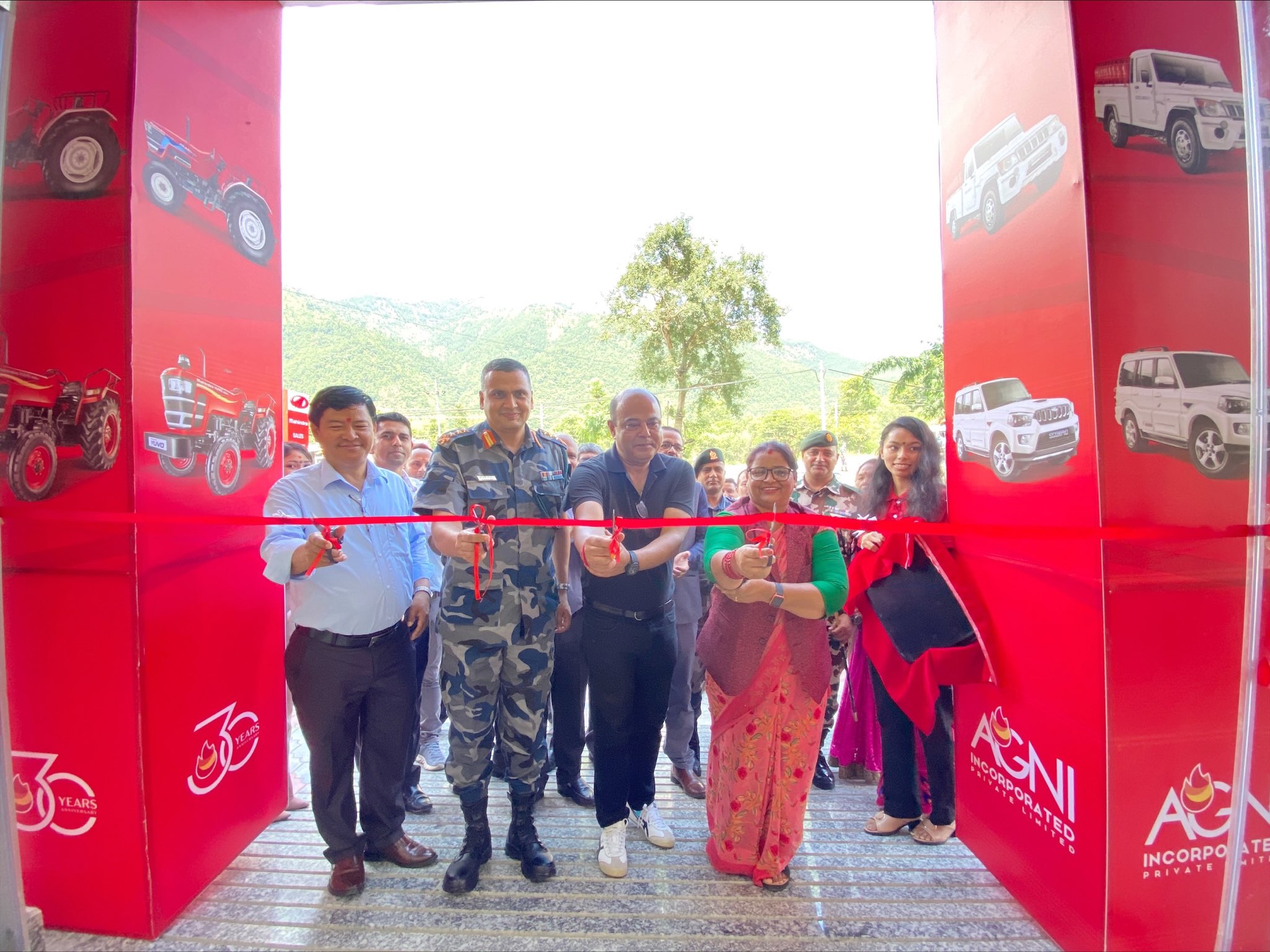 अग्नि ग्रुपद्वारा कुरिनटार महिन्द्राको थ्रीएस शोरुम स्थापना