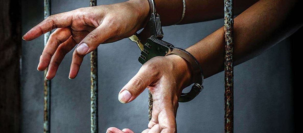 स्रोत नखुलेको ४ लाखसहित एक जना पक्राउ