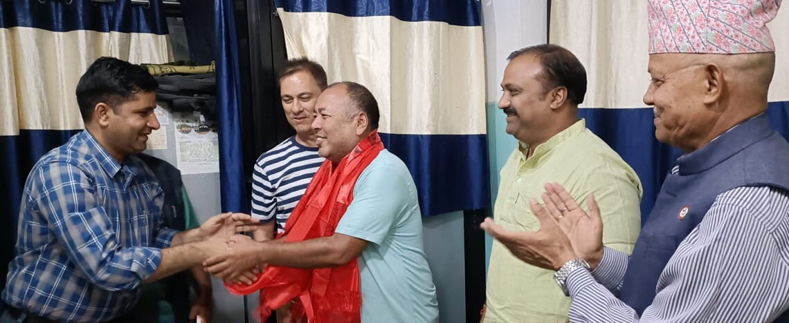 नेवा गुठीका अध्यक्षसहित दर्जनाै व्यक्ति जसपामा प्रवेश