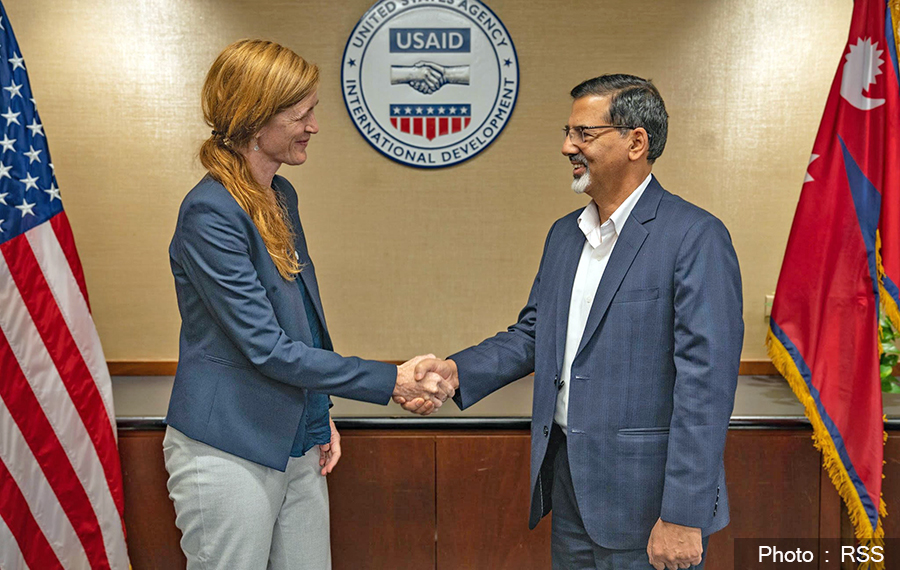 अर्थमन्त्री शर्मा र अमेरिकी सहयोग नियोग प्रमुखबीच वाशिंगटनमा भेटघाट