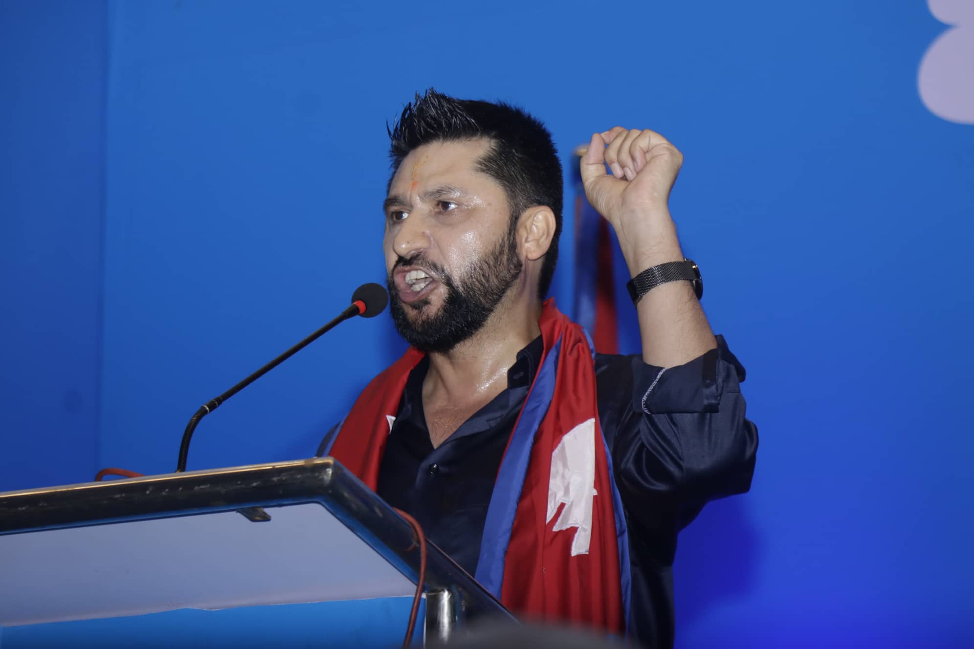 चितवन २ मा रवि लामिछानेले लिए अग्रता, एमालेका पाेखरेल पछि परे