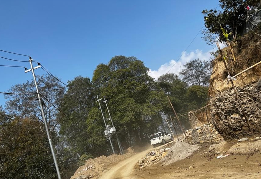 नगरकोट जङ्गलमा हराएका पर्यटकको १२ घण्टापछि उद्धार