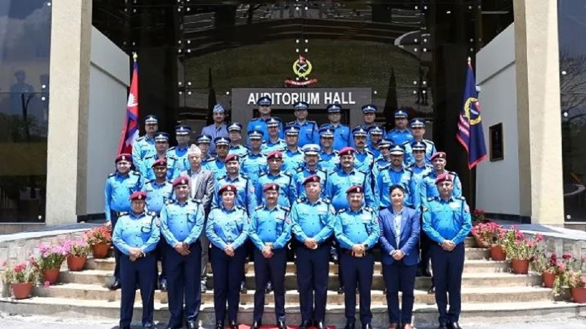 पदोन्नती भएका २० जनालाई दर्ज्यानी चिह्न प्रदान