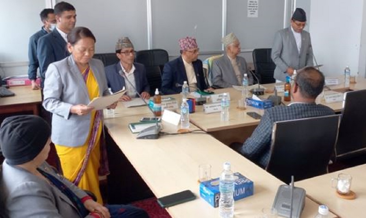 विधायन व्यवस्थापन समिति सभापति राईद्वारा शपथ ग्रहण