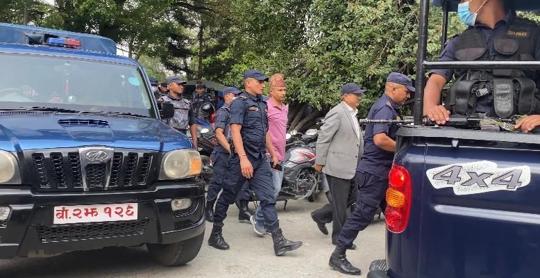 शरणार्थी प्रकरणः खाँण र रायमाझी म्याद थपका लागि सरकारी वकिल कार्यलयमा (फोटोफिचर)