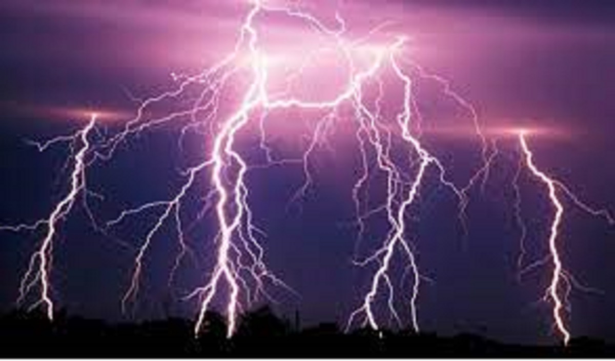 चट्याङ लागेर अछाममा चार जना घाइते