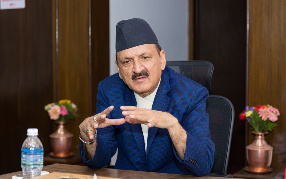 देश छोड्न नपर्ने वातावरण बनाउँदै छौं : अर्थमन्त्री महत