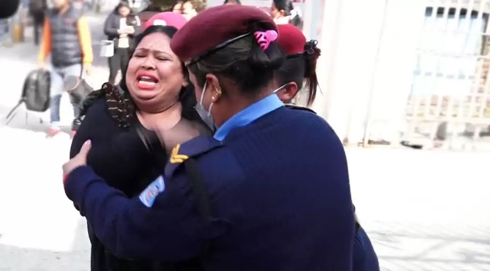 न्यायाधीशकी श्रीमतीद्वारा सर्वोच्च हाताभित्र आत्मदाह प्रयास