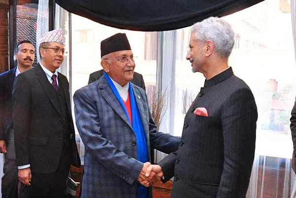 ओली र भारतका विदेशमन्त्रीबीच भेट