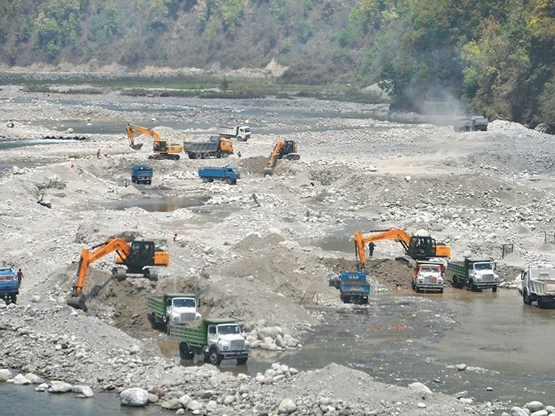 अवैध रुपमा गिट्टी बालुवा उत्खनन गर्नेलाई कारबाही गरिने