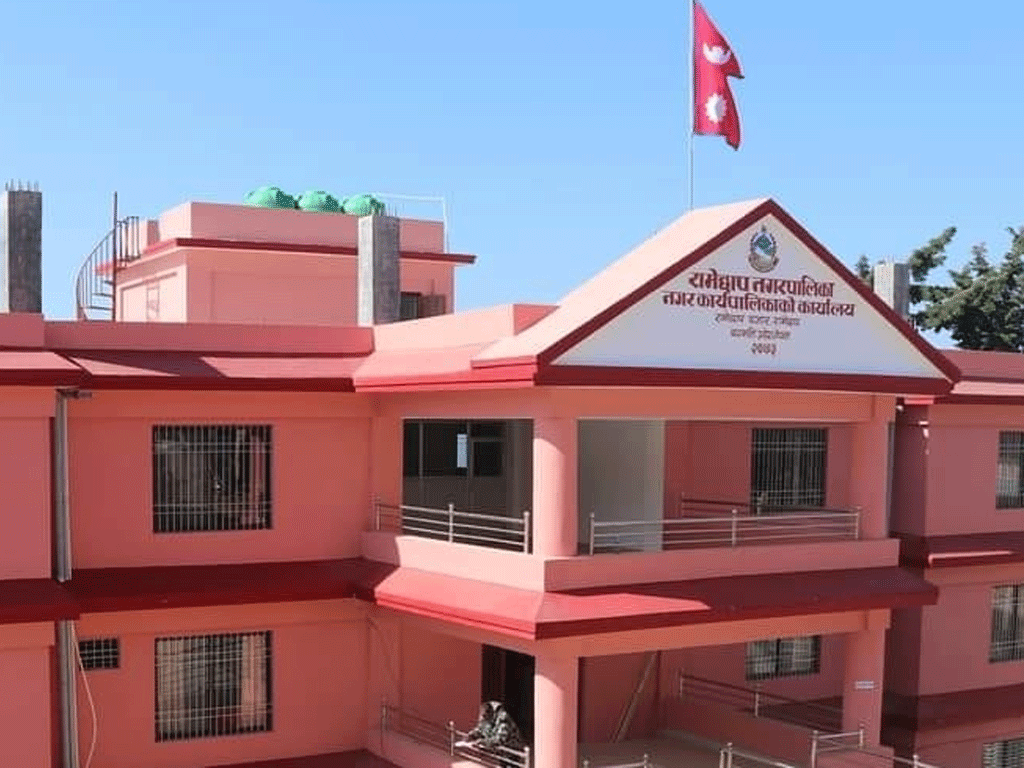 नगरप्रमुखका स्वकीय सचिवको निधनमा रामेछाप नगरपालिकामा शोक बिदा