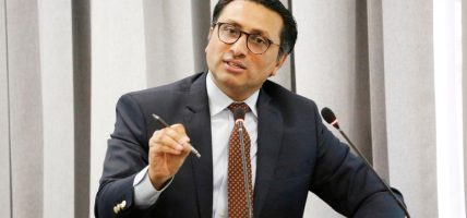 अर्थमन्त्री स्वर्णिम वाग्लेले गरे विषयगत मन्त्री र सचिवहरूसँग बजेट तयारी छलफल