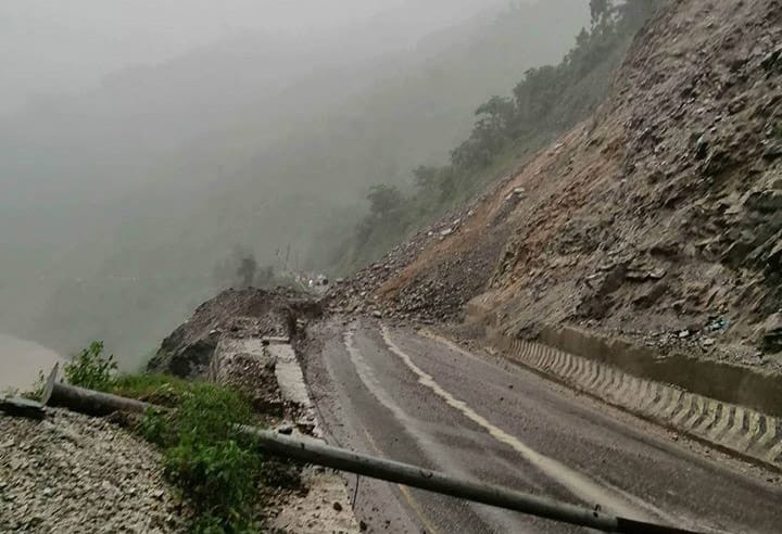 नारायणगढ बुटवल सडक खण्ड विस्तारको काम ठप्प