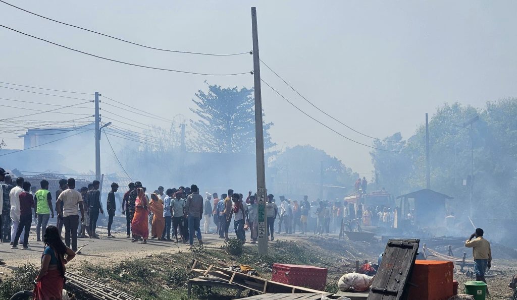 महोत्तरीको मटिहानीमा आगलागी, १०० भन्दा बढी घर जले