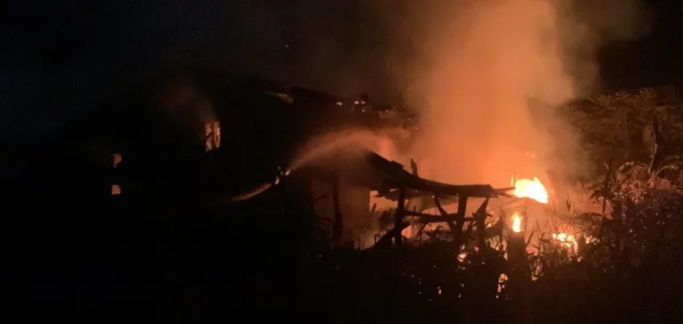 इन्डोनेसियाको सपिङ मलमा आगलागी, सात जनाको मृत्यु भएको आशङ्का