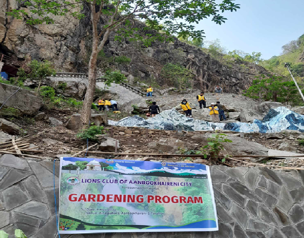 पर्यटकीयस्थल ऐनापहरालाई सुन्दर बनाउन फूल रोपण