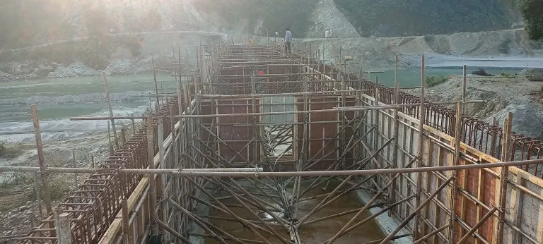 पर्वतका ग्रामीण सडकमा मोटरेबल पुल बन्दै