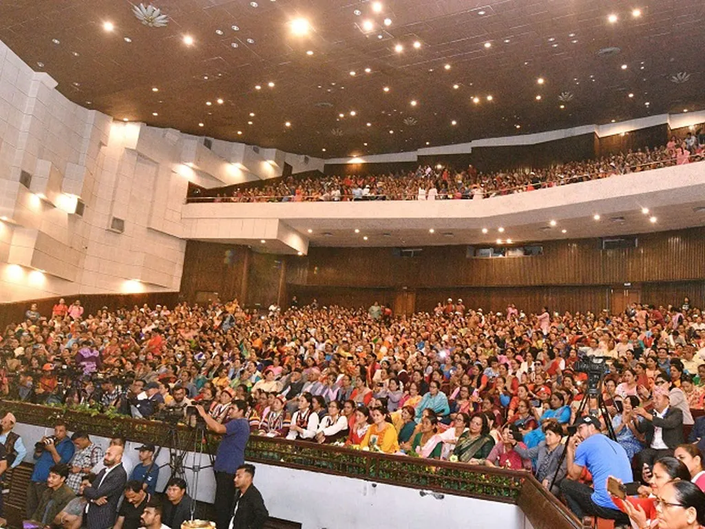 २१ बुँदे प्रस्ताव पारित गर्दै सकियो एमालेको महिला भेला