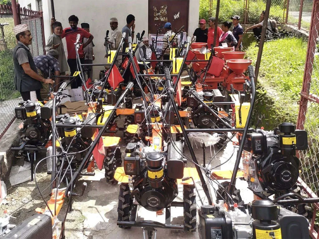 लिखु तामकोशीको खिम्तीका किसानलाई अनुदानमा कृषि उपकरण