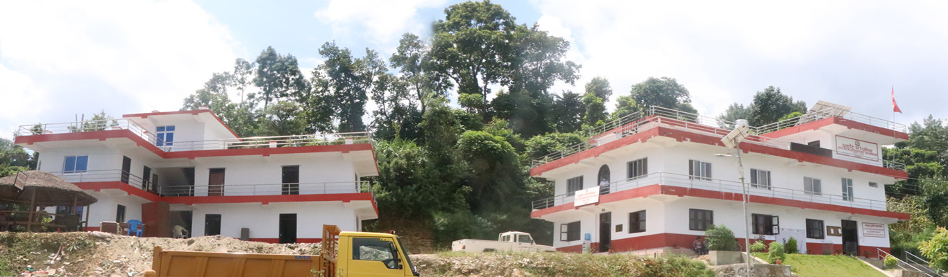 गुल्मीमा किसानलाई ‘मिल्क एनलाइजर’ मेसिन