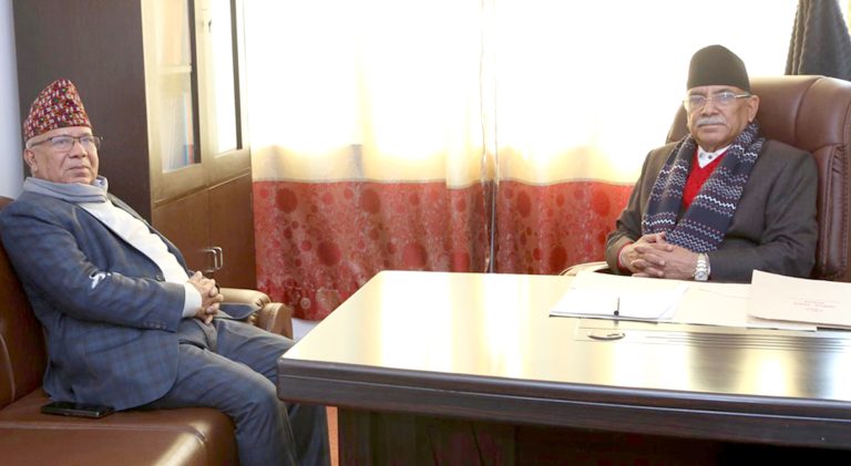 प्रचण्ड, नेपाल र लामिछानेबीच सिंहदरबारमा भेटवार्ता