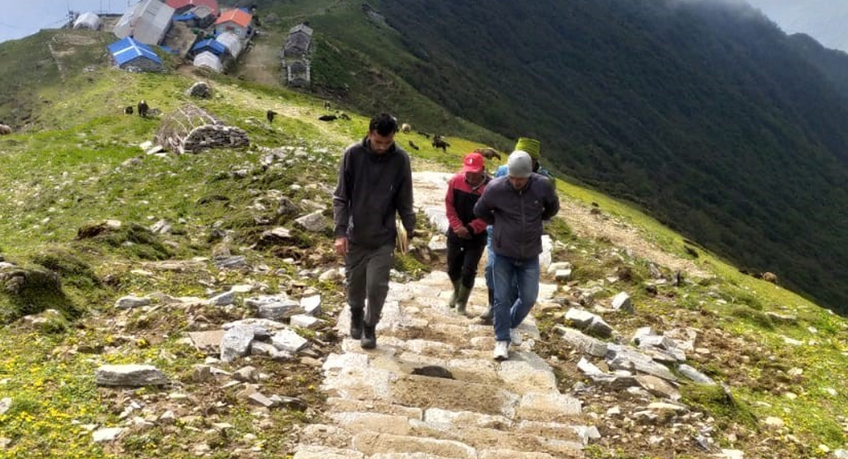 खोपारा जोड्ने पदमार्ग निर्माण