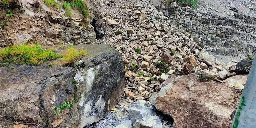 जयपृथ्वी राजमार्ग अवरूद्ध