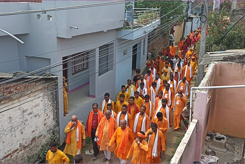 रामादा बाई विन्धामले बोलबम यात्रीलाई सहयोग गर्ने