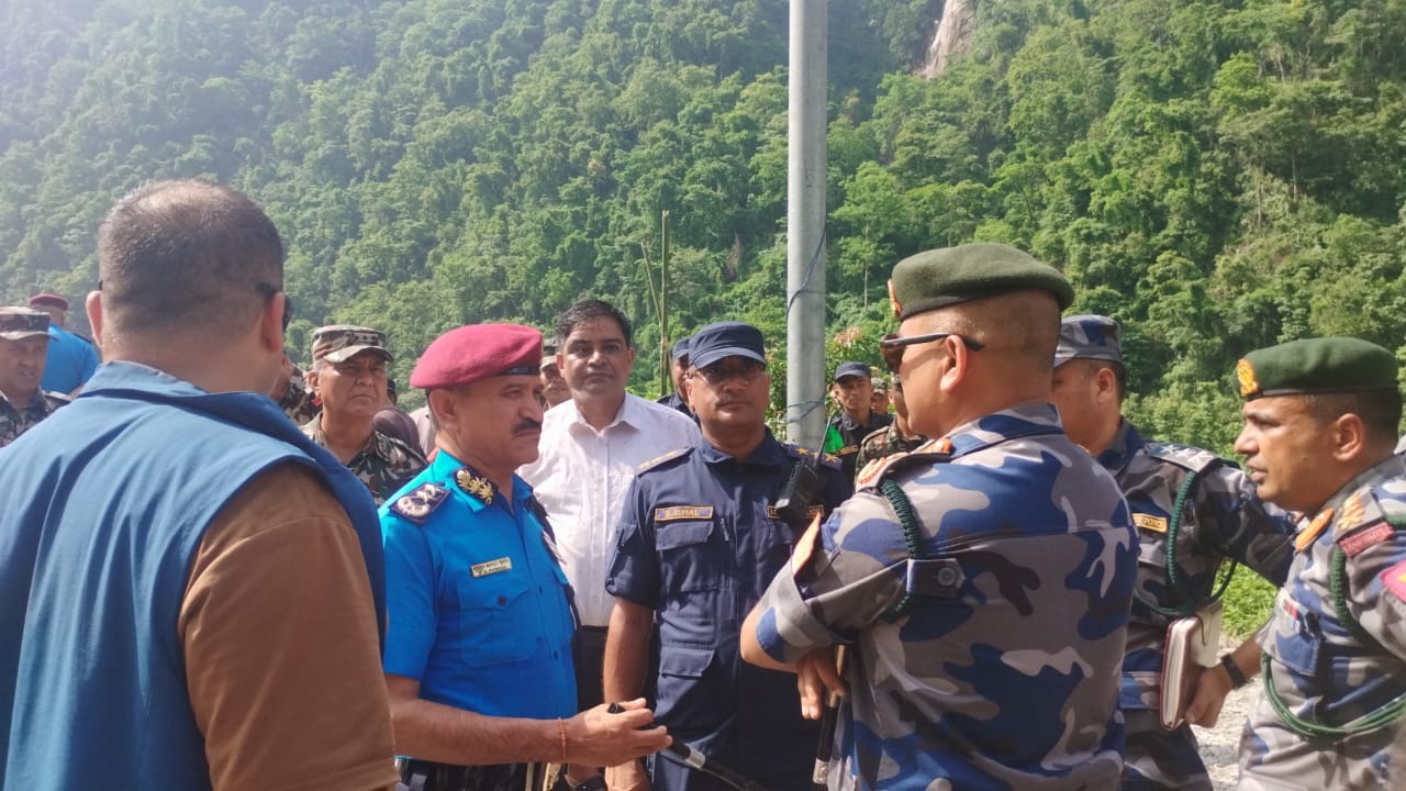त्रिशूली किनारमा बेपत्ताका परिवारद्वारा गृह सचिवसँग विलौना