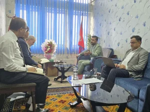 खानेपानीमन्त्री यादव र एडिबीका कन्ट्री डाइरेक्टर अर्नाउडबीच छलफल