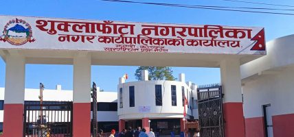 बाबु–छोरा नै जटिल रोगबाट थला परेपछि गाउँलेले थाले सहयोग