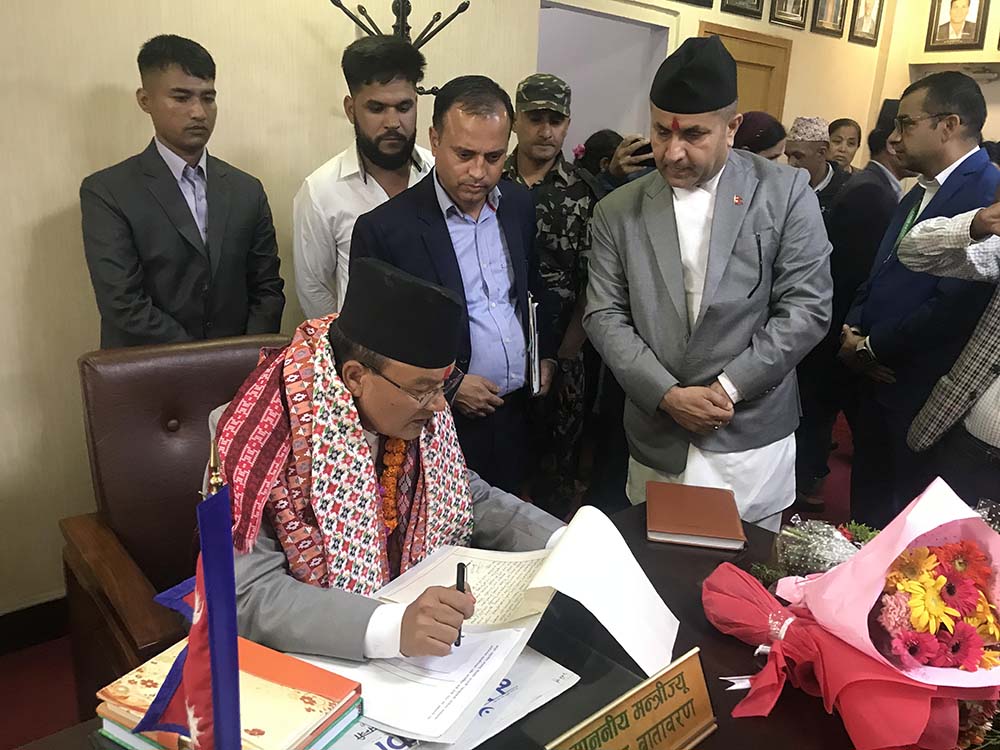 वनमन्त्री ठकुरीले मन्त्रालयबाट प्रारम्भ ‘प्लाष्टिक फ्रि जोन’ अभियान