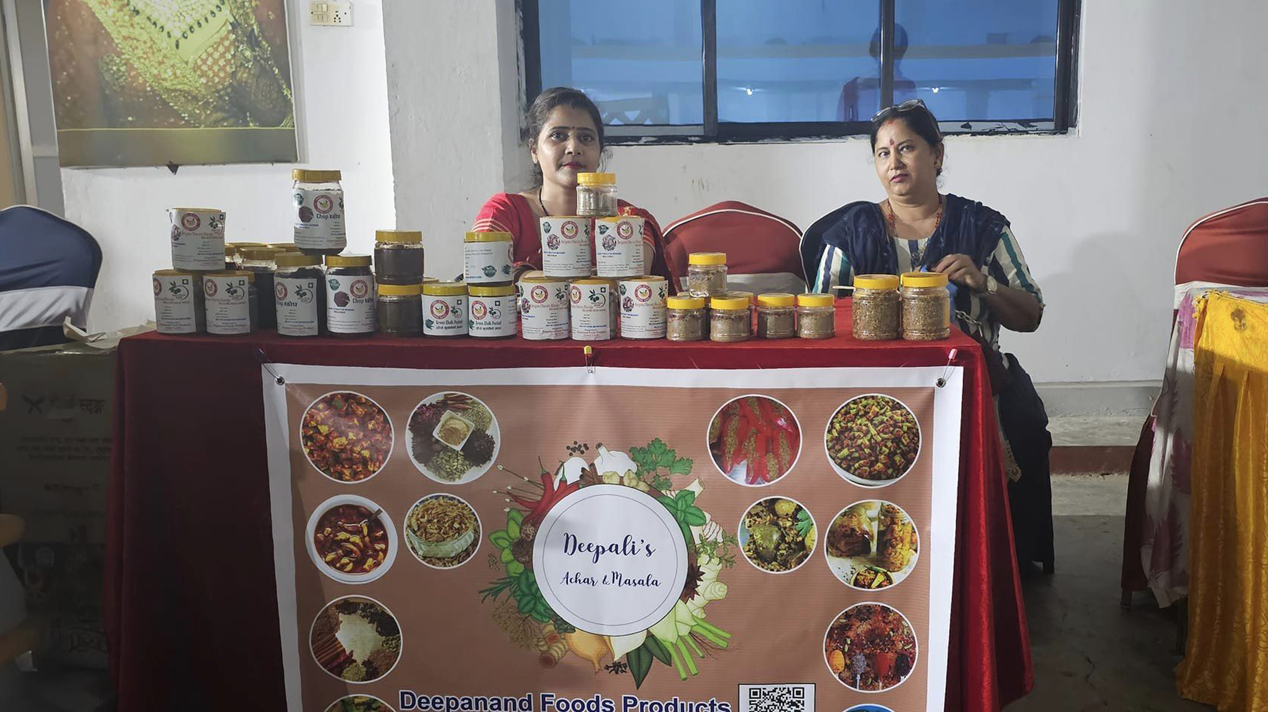 तीज मेलामा महिला उद्यमीका सामग्री प्रबर्द्धन