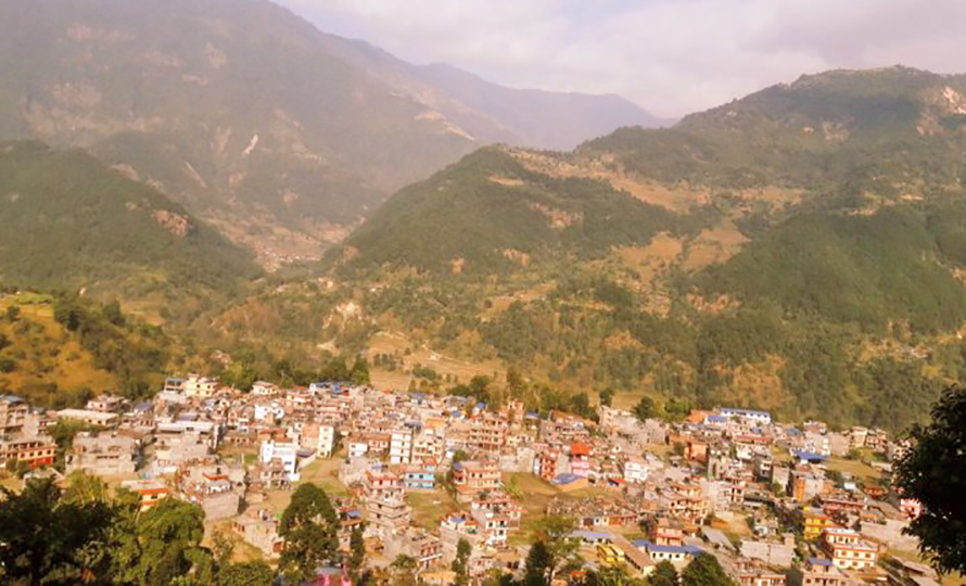 पहिरोले बेँसीसहर-चामे सडक अवरुद्ध