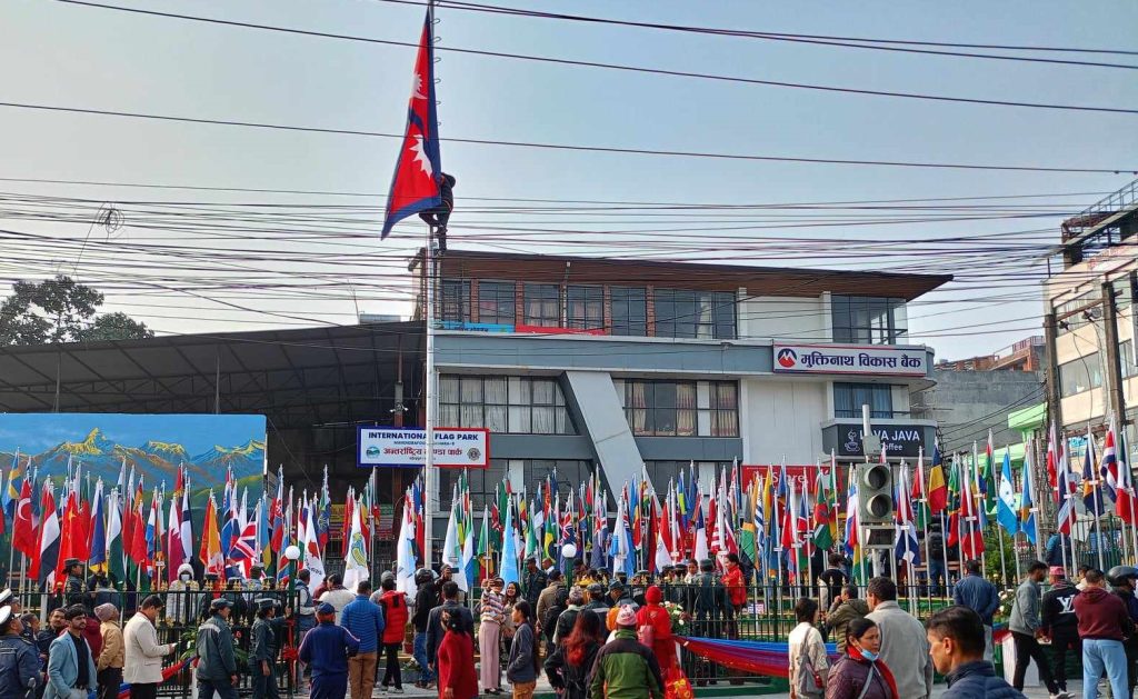 ज्यामरुक कोटको थुम्कामा ४५ फिट अग्लो राष्ट्रिय झण्डा