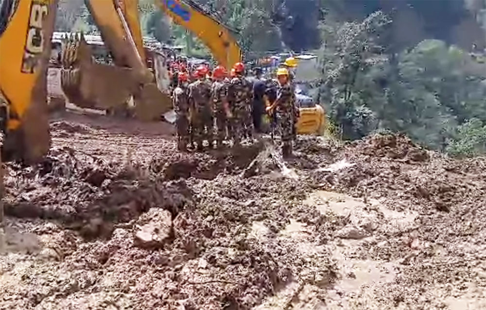 बाढीपहिरोमा परेर मृत्यु हुनेको संख्या २०५ पुग्यो, २४ अझै बेपत्ता