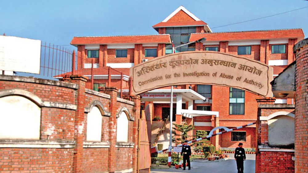 सिम्रौनगढका निमित्त प्रमुख प्रशासकीय अधिकृत साह घुससहित पक्राउ