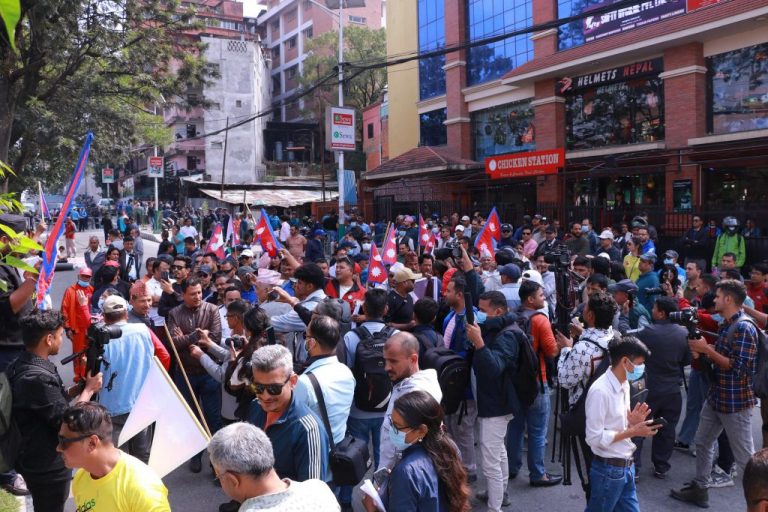 काठमाडौं र पोखरामा पनि रास्वपाको प्रदर्शन