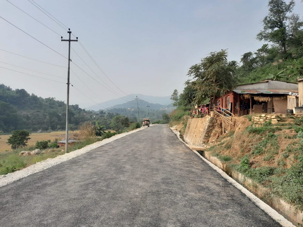 कैलालीका ग्रामीण सडक मर्मतपछि सञ्चालनमा